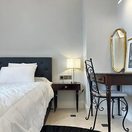 De Luxe Bord De Avec Vue Mer, Terrasse Et Parking