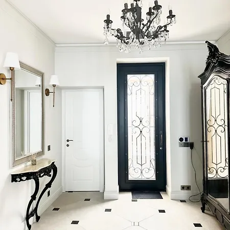 De Luxe Bord De Avec Vue Mer, Terrasse Et Parking 罗克布吕讷-卡普马丹