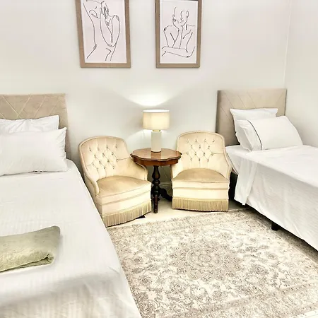 De Luxe Bord De Apartment