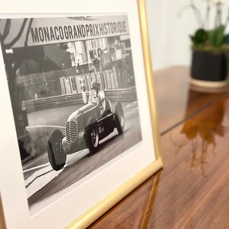 De Luxe Bord De Apartment