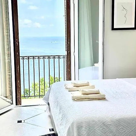 De Luxe Bord De Avec Vue Mer, Terrasse Et Parking Apartment