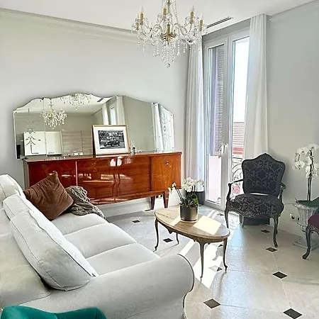 De Luxe Bord De Avec Vue Mer, Terrasse Et Parking *