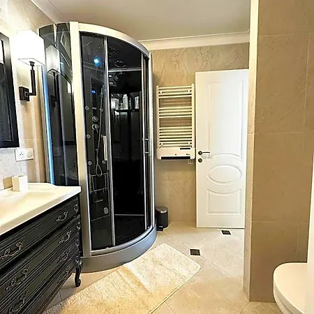 De Luxe Bord De Avec Vue Mer, Terrasse Et Parking Apartment *